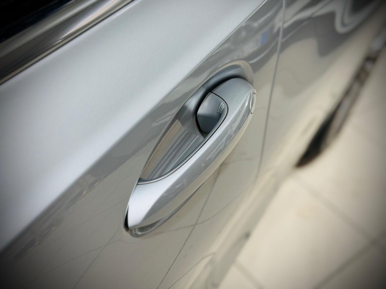 BMW 330 i xDrive Lim. Luxury Line|1.HAND|NAVI|LEDER|