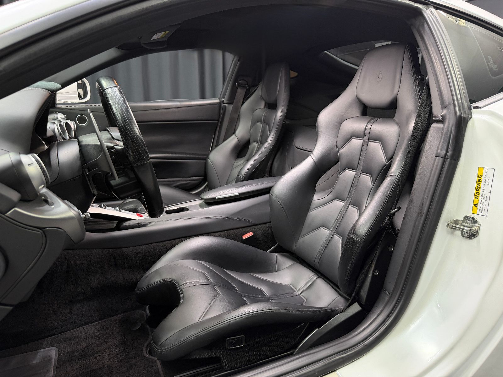 Fahrzeugabbildung Ferrari F12 Berlinetta|RACING-SEATS|NOVITEC-UMBAU|LIFT
