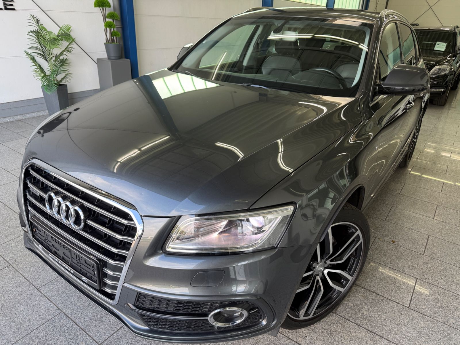 AUDI Q5 2.0 TDI*S-LINE*QUATTR*AUT*NAVI*ACC*BI-XN*KEYF