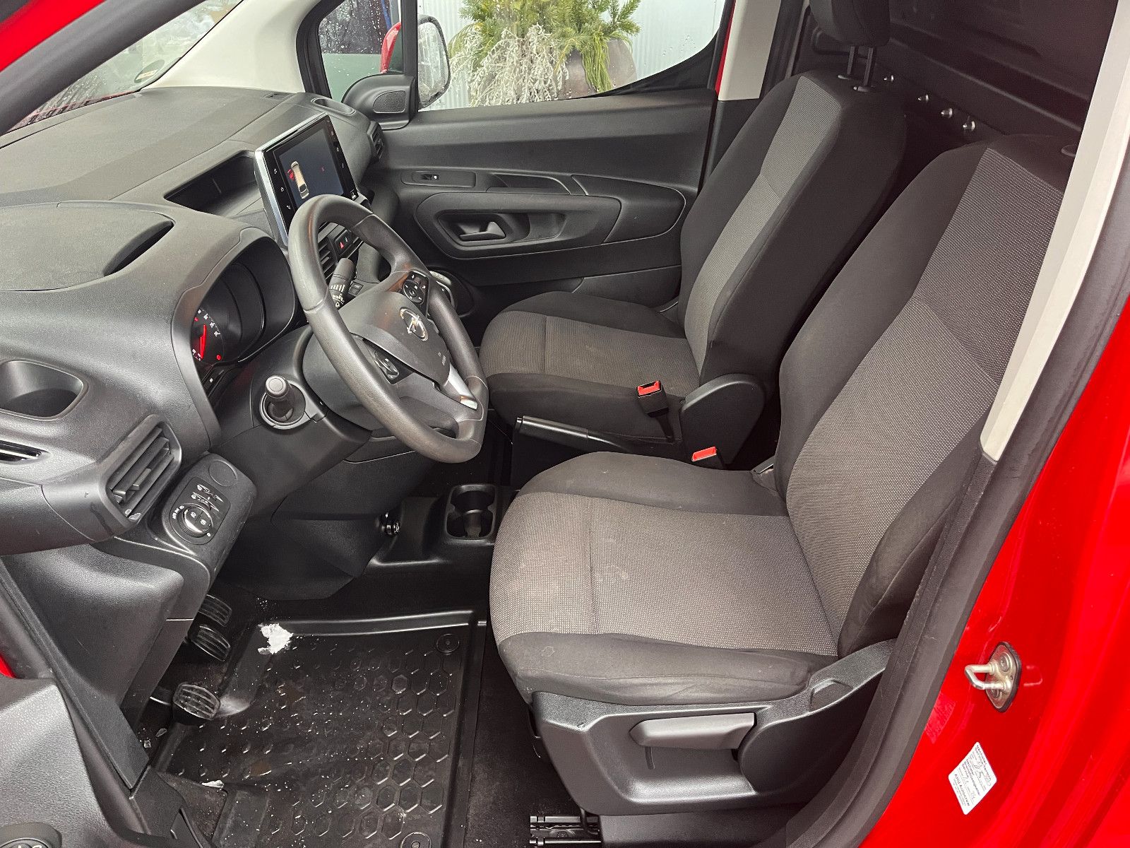 Fahrzeugabbildung Opel Combo E Cargo Edition