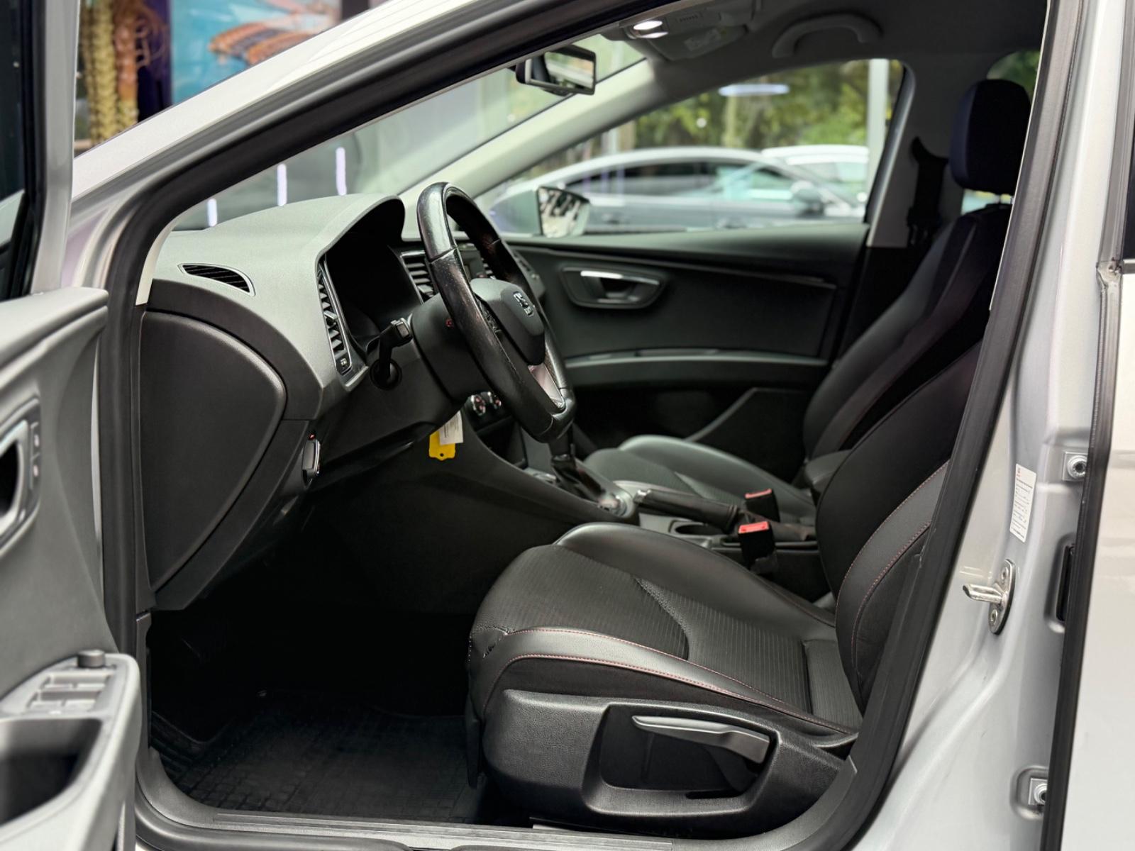 Seat Leon ST FR 1.8l /AHK/LED/AHK/BT/Navi/SHZ