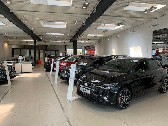 showroom-image-top
