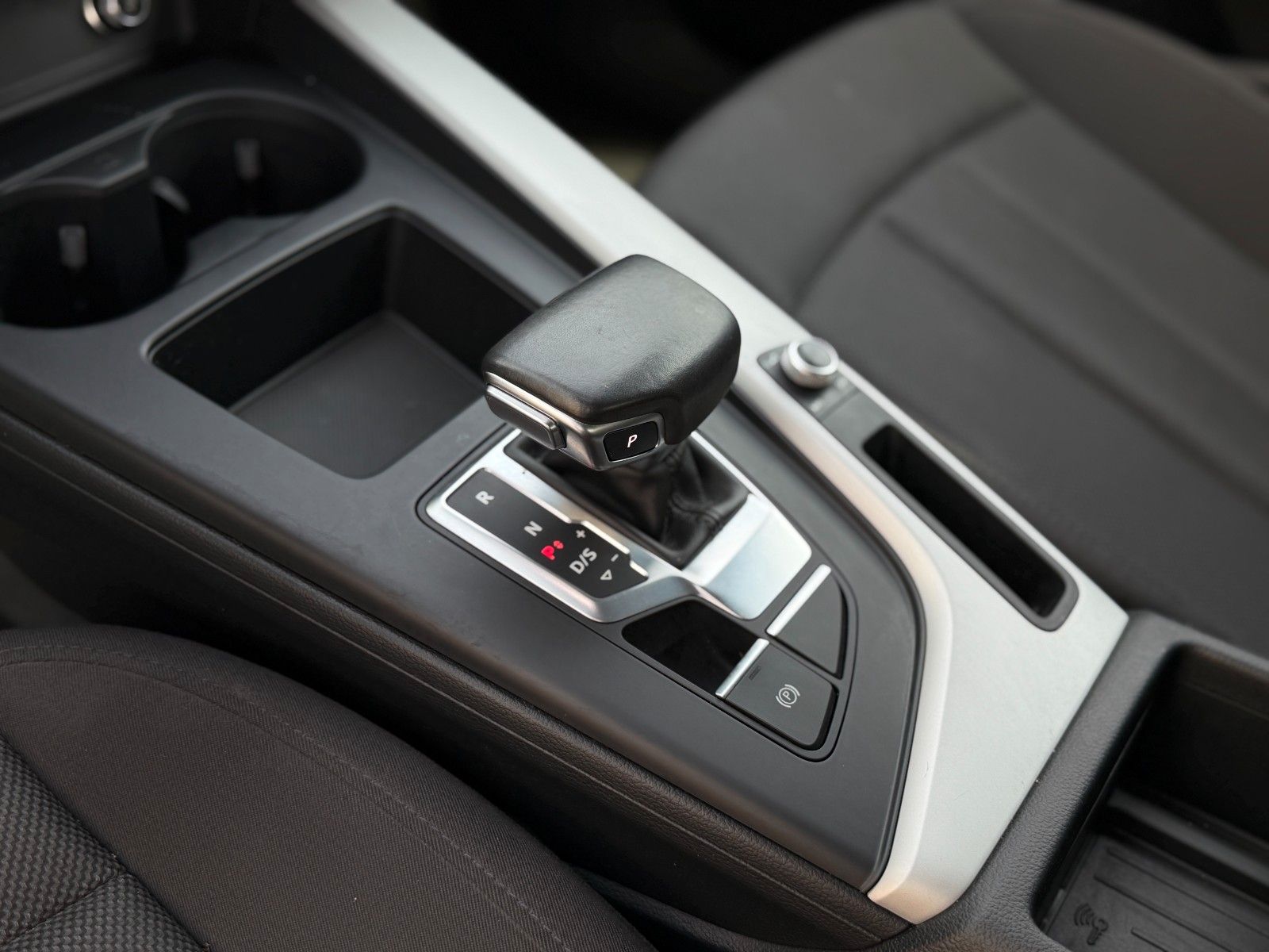 AUDI A4 A4 Avant 40 TFSI MMI Navigation Plus – Ansicht 22