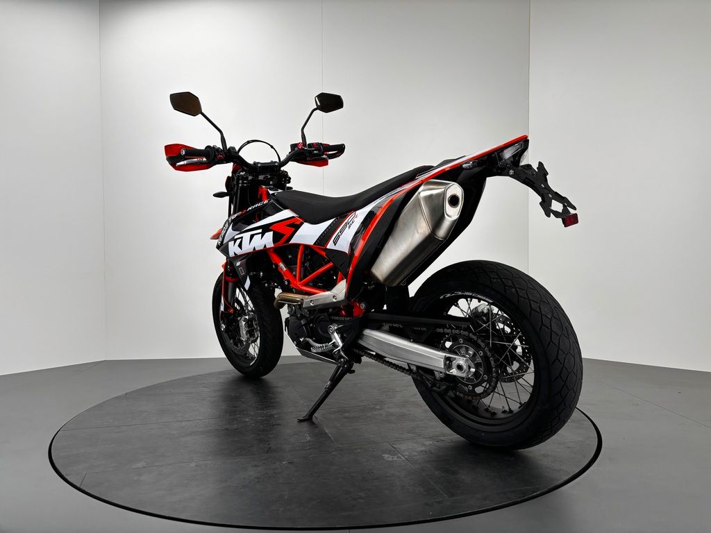 Fahrzeugabbildung KTM 690 SMC R *REIFEN NEU *KURZES HECK