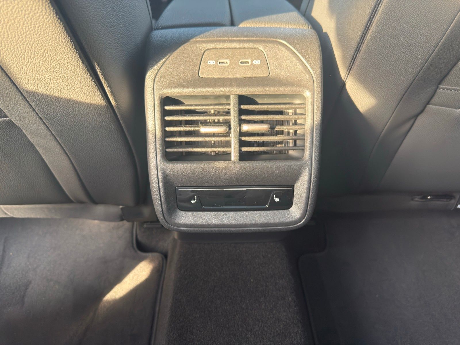 Fahrzeugabbildung SKODA Superb Combi 1.5 TSI iV 150 kW L&K