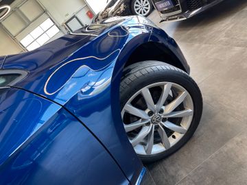 Volkswagen Golf VII Lim. Highline BMTStart-Stopp *AHK*LED*