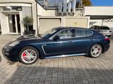 Porsche Panamera V8 Bi Turbo  - blaue Porsche Panamera