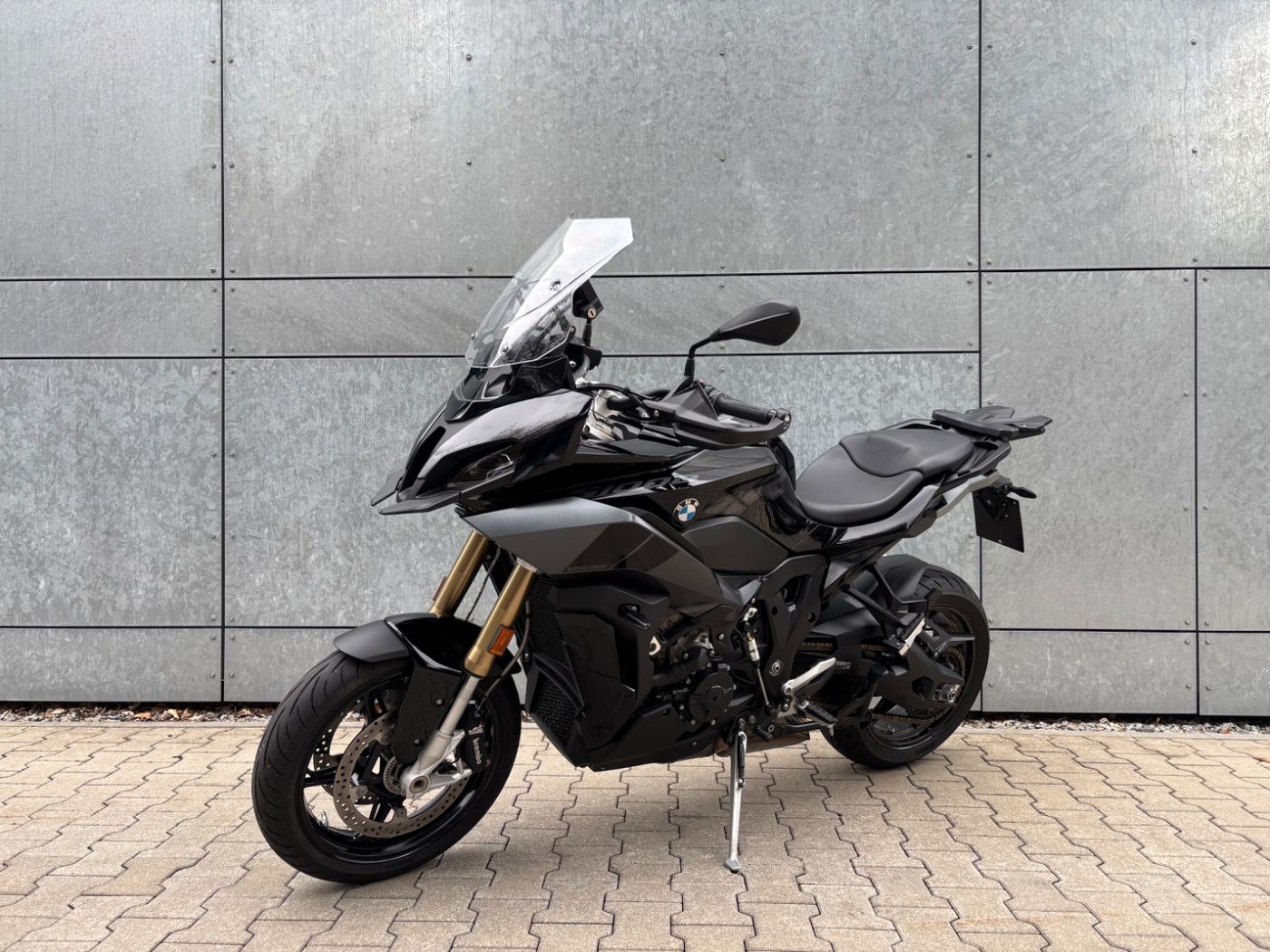 Fahrzeugabbildung BMW S 1000 XR Triple Black 2 Pakete