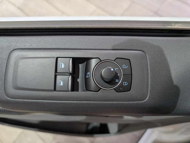Ford Transit Custom Kombi Trail L2 8-Sitzer!