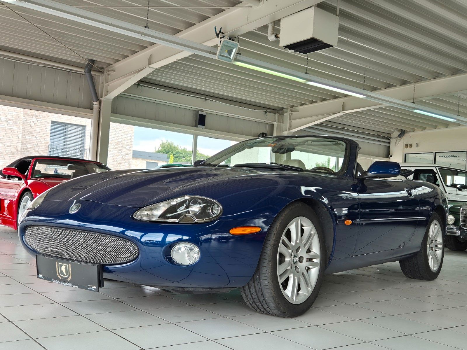 Fahrzeugabbildung Jaguar XKR Cabrio/Facelift/Traum Farbgebung+Bestzustand