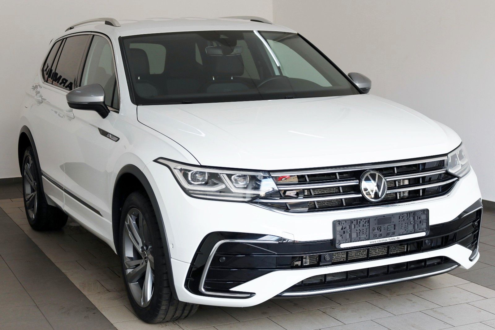 Fahrzeugabbildung Volkswagen Tiguan Allspace R-Line 4M LED,Navi,PDC,AHK