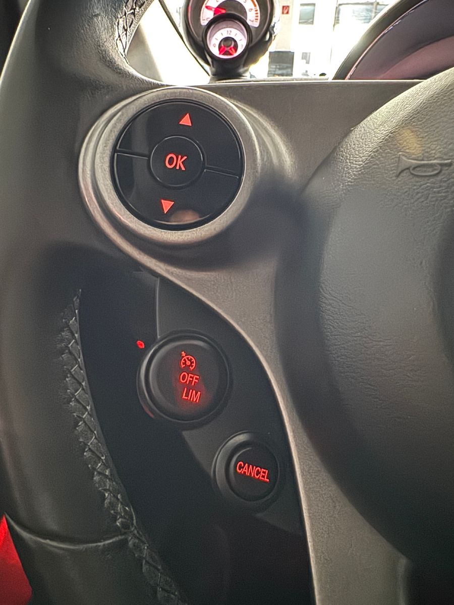 Fahrzeugabbildung Smart ForFour PASSION NAVI PDC SITZHEIZUNG SCHECKHEFT