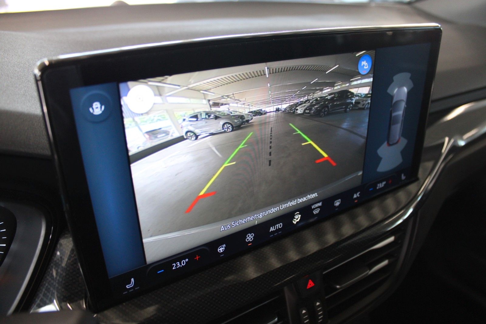 Fahrzeugabbildung Ford Focus ST-Line Turnier Automatik LED ACC CAM uvm.