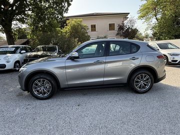 Alfa-Romeo Stelvio - 3