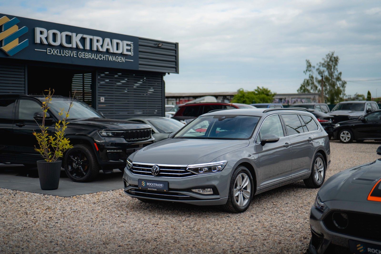 Fahrzeugabbildung Volkswagen Passat Variant 2.0 TDI IQ Business *ACC*LED*DCC*