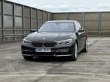 BMW 750i - - BMW 750 mit Benzin-Antrieb: Schwarz