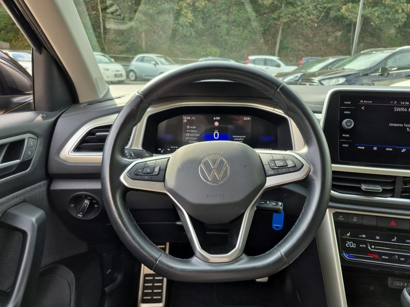 Volkswagen T-Roc Move DSG Navi CarPlay LED SHZ Parklenkassi, миниатюра 9