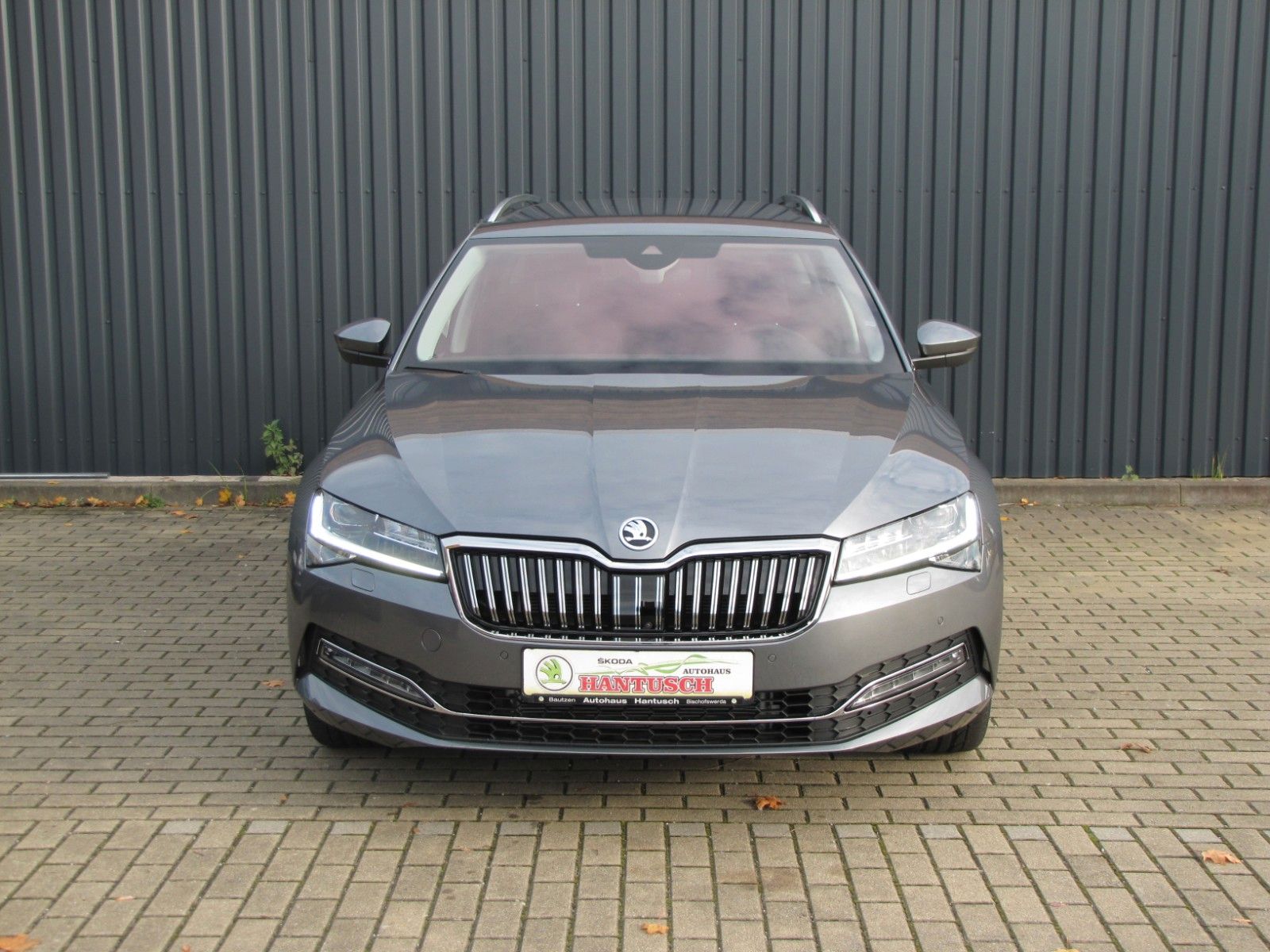 Fahrzeugabbildung SKODA Superb Combi Style 2.0l TDI 150PS DSG LED, NAVI