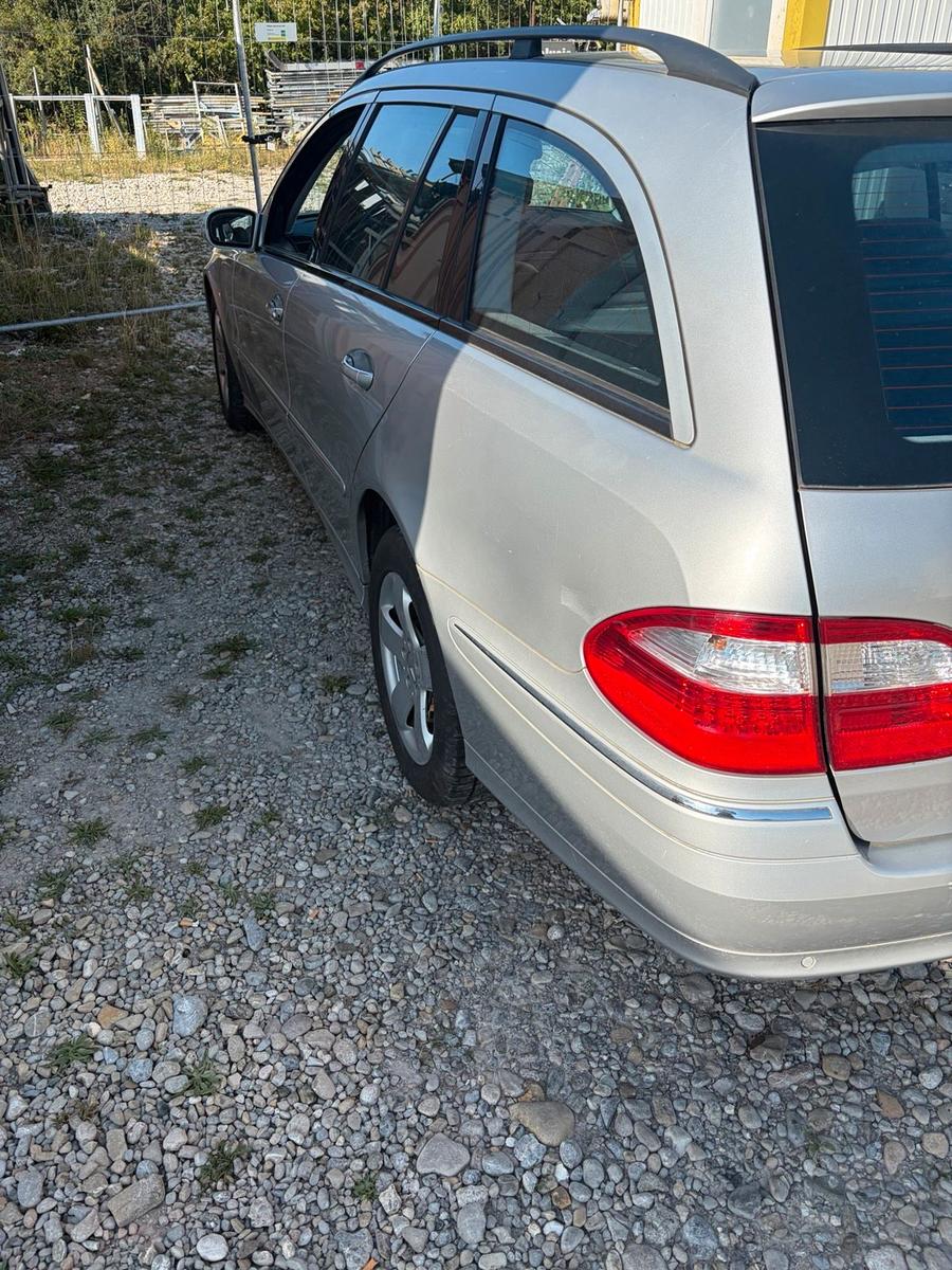 Mercedes-Benz E320 2004 — photo 6
