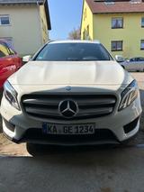 Mercedes-Benz GLA 200 Edition 1 Edition 1 - Mercedes-Benz GLA 200 in Karlsruhe