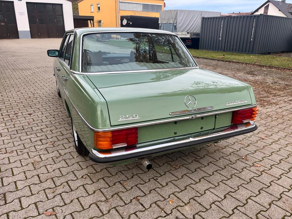 Mercedes-Benz 250