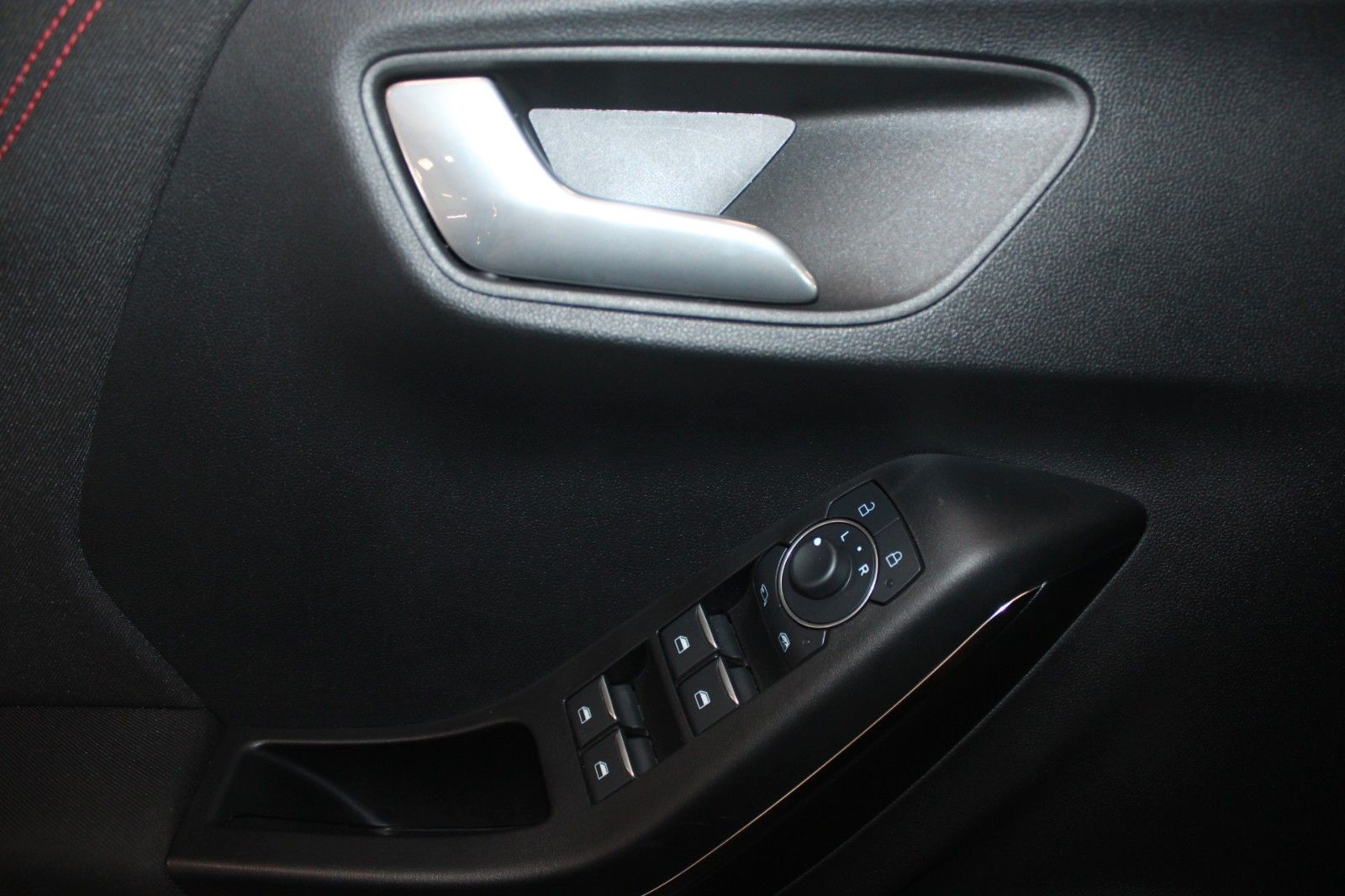 Fahrzeugabbildung Ford Puma MHEV ST-Line LED NAVI WinterPaket DAB