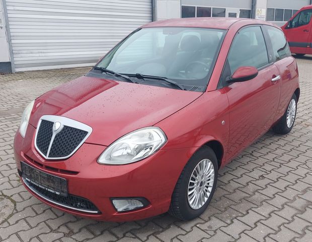 Lancia Ypsilon 1.2 8V Argento