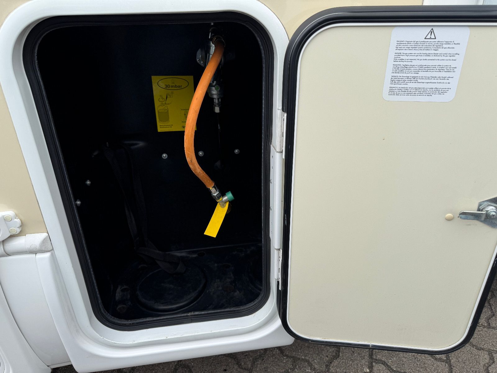 Fahrzeugabbildung Ahorn ALASKA TE PLUS AUTOMATIK SOLAR TV LUFTFEDERUNG