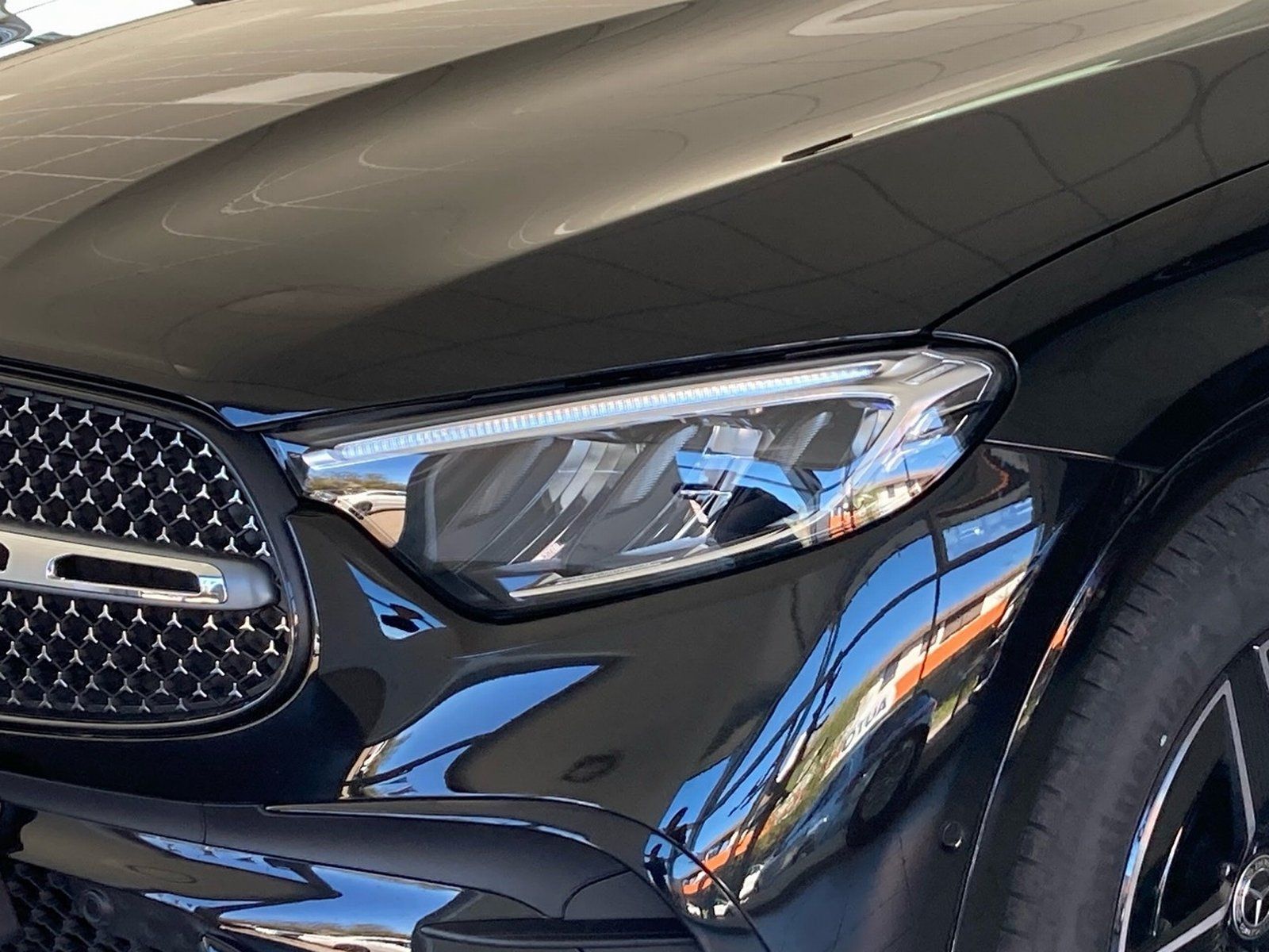 Fahrzeugabbildung Mercedes-Benz GLC 200 4M AMG *AHK*Pano*Distro*Totwink*LED*Kam*