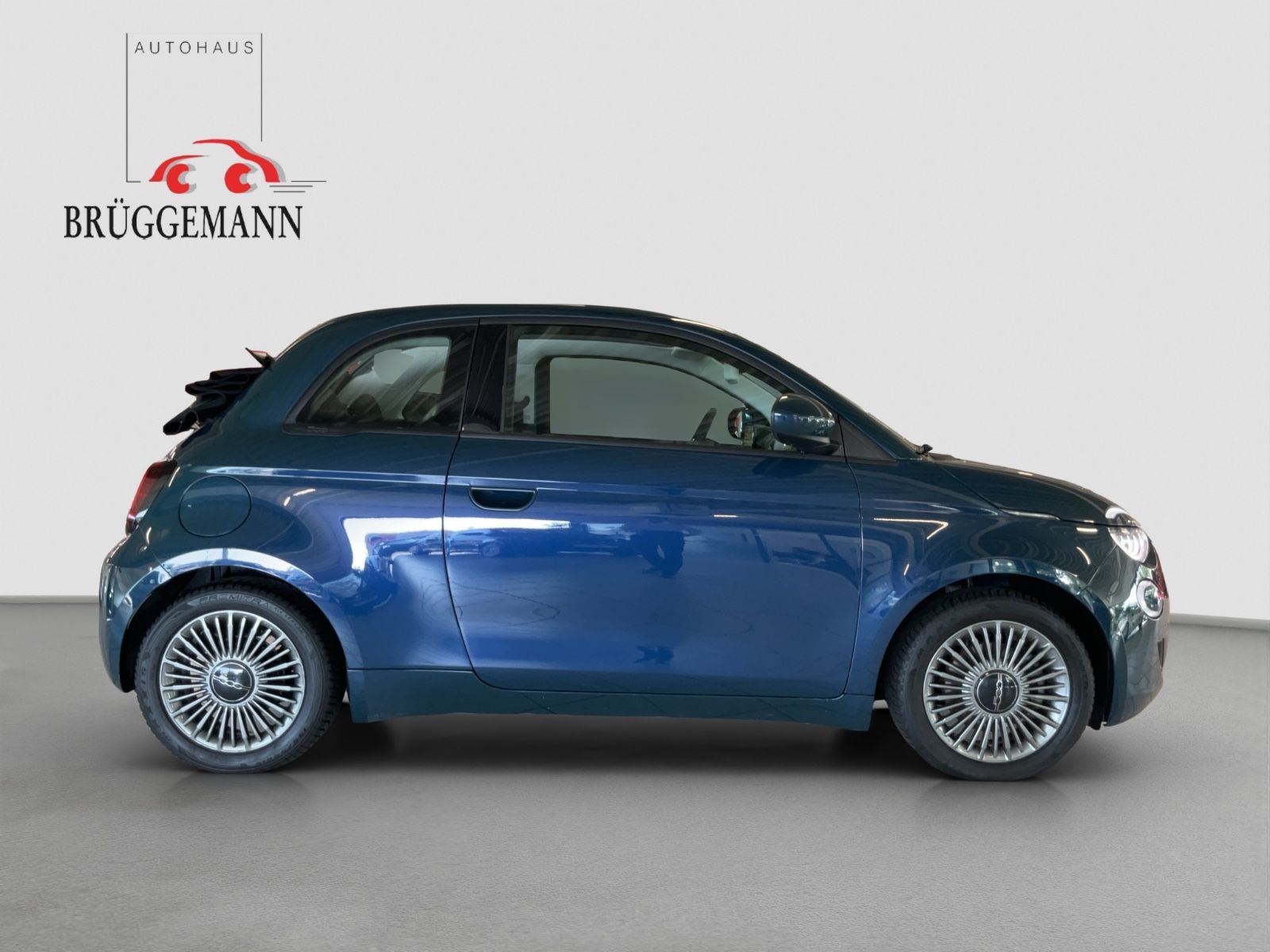 Fahrzeugabbildung Fiat 500e Cabriolet Icon + Kamera, LED, Sitzheizung
