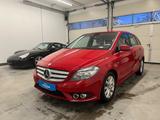 Mercedes-Benz B 180 BlueEfficiency*PDC*SHZ*Tempomat* SHZ+LM+AU - Mercedes-Benz B 180: Rot