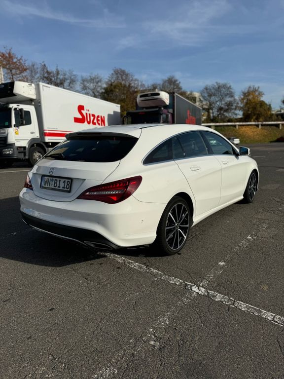 Image of Mercedes-Benz CLA 180