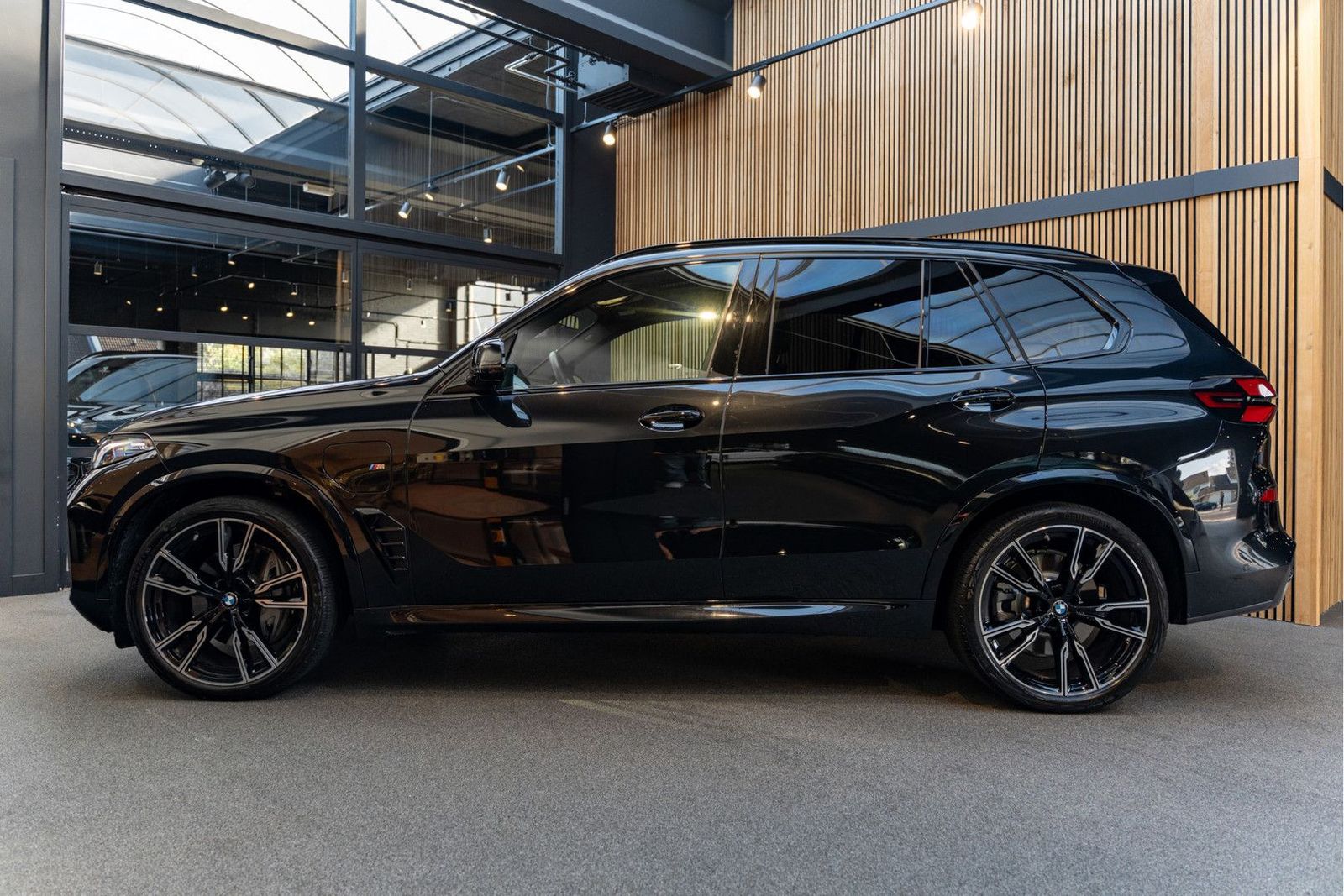 BMW X5 xDrive50e M Pakket 22 inch imagem 2