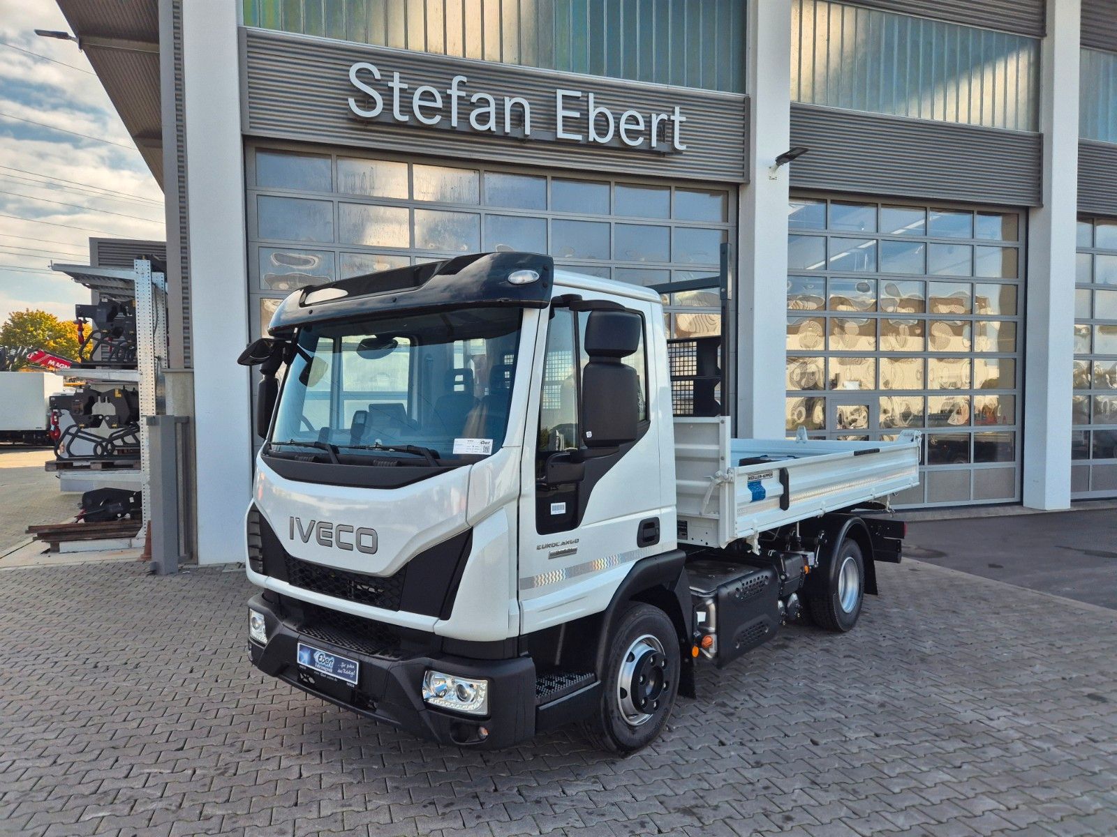 Fahrzeugabbildung Iveco Eurocargo ML80E21 Meiller 2x AHK 3 Sitze