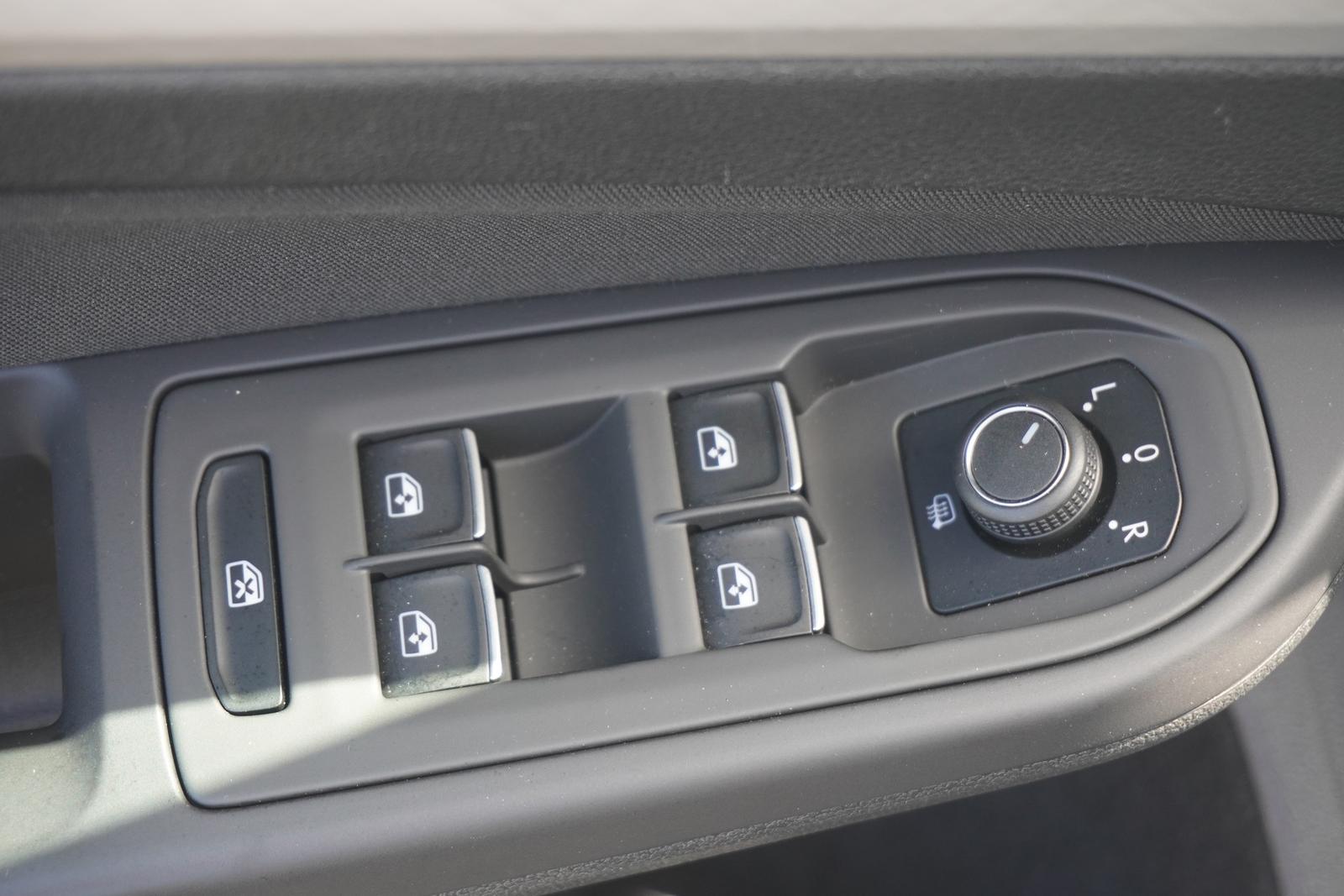 Volkswagen Golf VIII Variant Life eTSI DSG LED Navi ACC, миниатюра 27