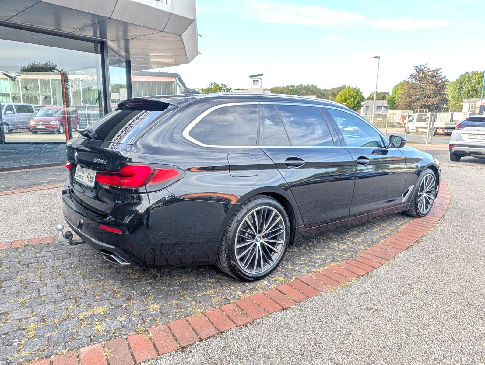 BMW 530 d Touring xDrive Luxury Line Voll!