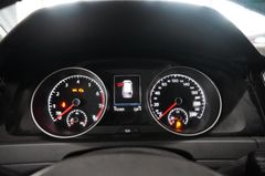 Fahrzeugabbildung Volkswagen Golf VII VARI. 1.4 TSI CUP NAVI/XENON/SHZ/TEMP.