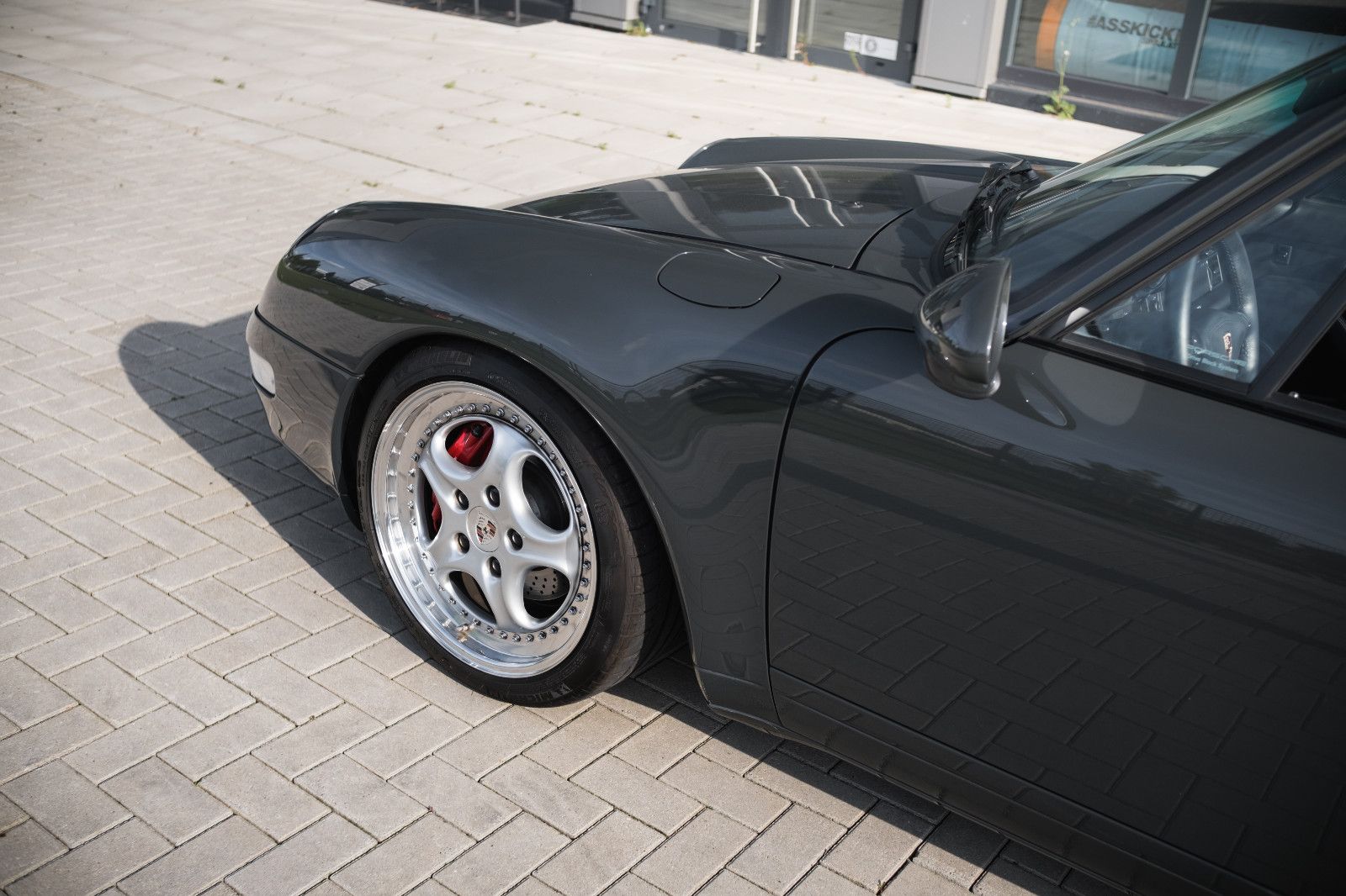 Fahrzeugabbildung Porsche 993 Carrera Cabriolet, NEUWERTIG von APCarDesign