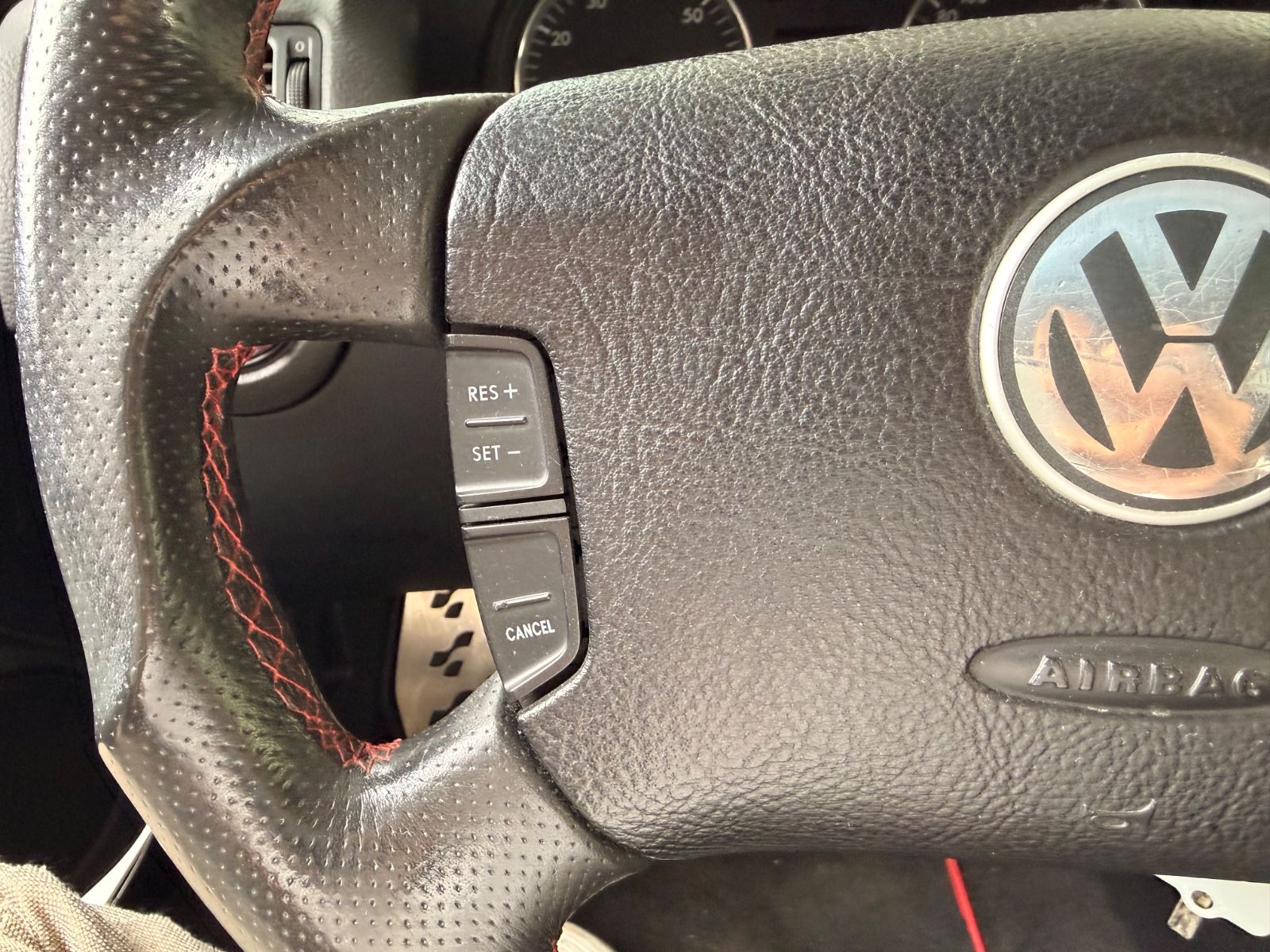 Golf 1.8T GTI *Leder*Navi*R32-Heck*Gewindefahr.*