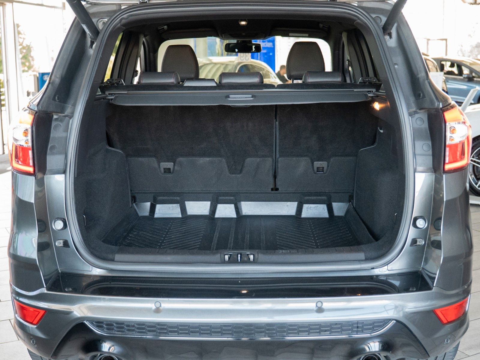 Fahrzeugabbildung Ford Kuga ST-Line AUTOM./ALLRAD/WINTER-P./NAVI