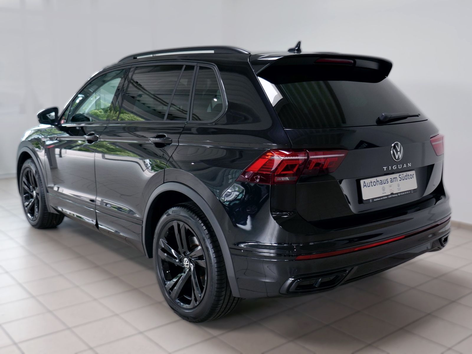 Fahrzeugabbildung Volkswagen Tiguan R-Line 1.5 TSI DSG | LED RFK ACC Navi