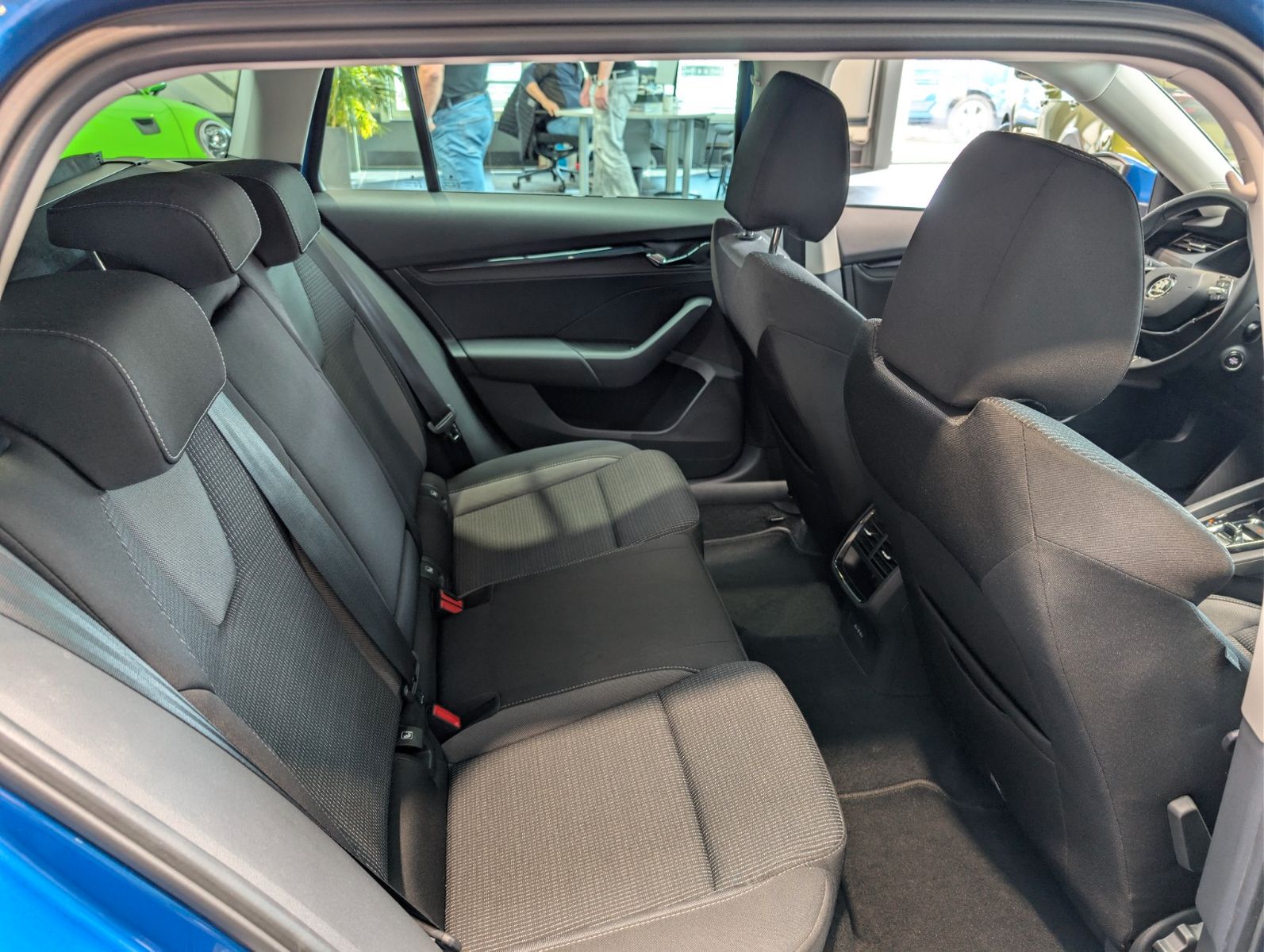 Skoda Octavia Combi 2.0 TDI DSG Ambition 8-fach foto 10