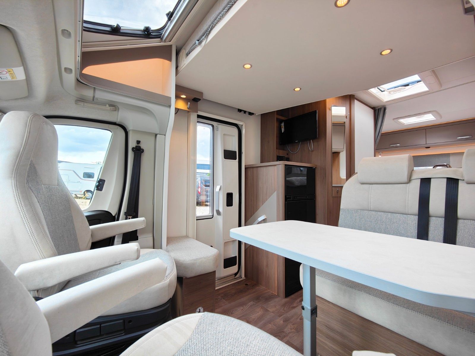 Fahrzeugabbildung Carado T-338  pro+ 2025 SUMMER SALE 8.808 € SPAREN