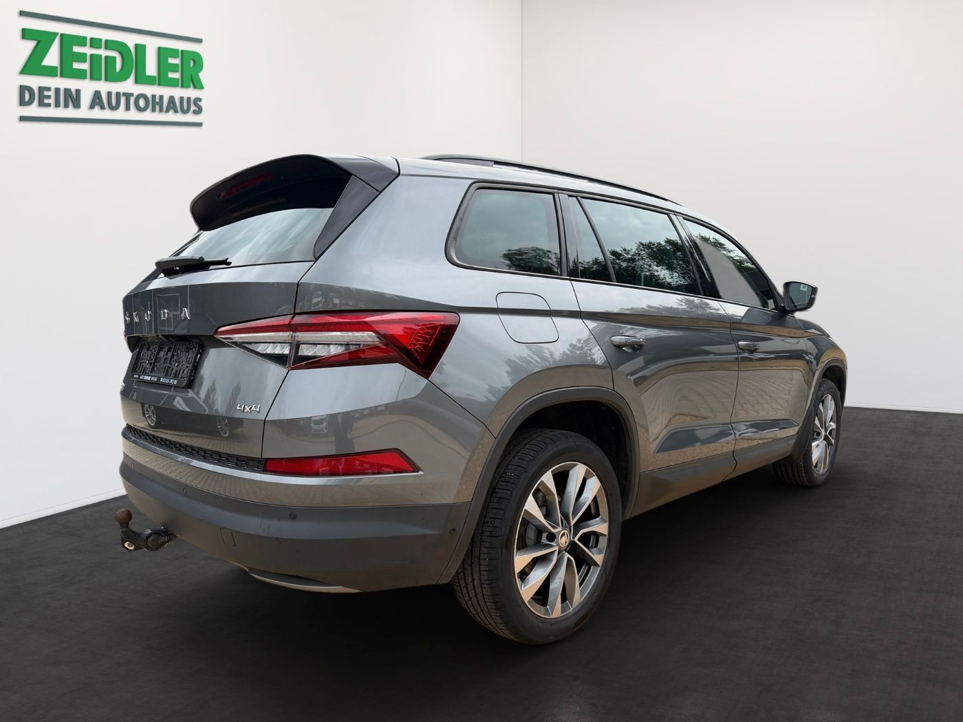 Skoda Kodiaq Tour 2.0 TSI 4x4 DSG AHK Matrix ParkAss imagem 3