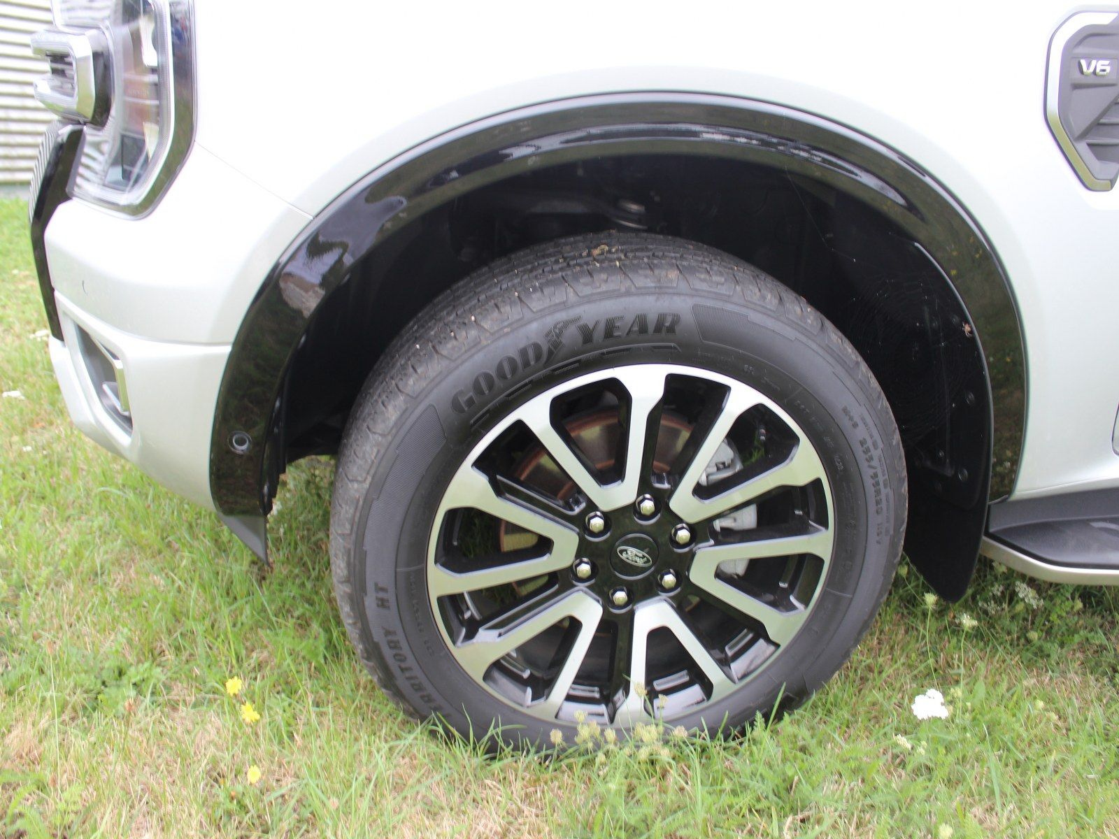 Fahrzeugabbildung Ford Ranger Platinum e-4WD Doppelkabine