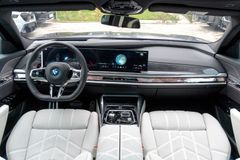BMW M760 – 14 / 30
