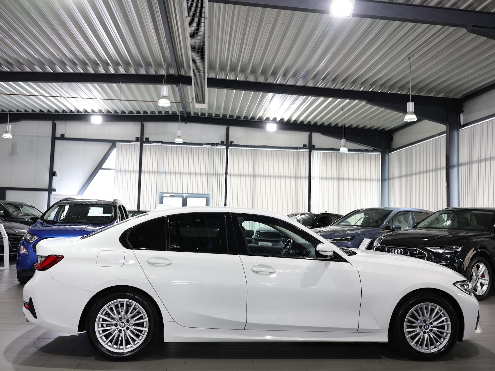 BMW 320 i LIMOUSINE SPORT-LINE SHADOW / LEDER, LIVE+, миниатюра 8