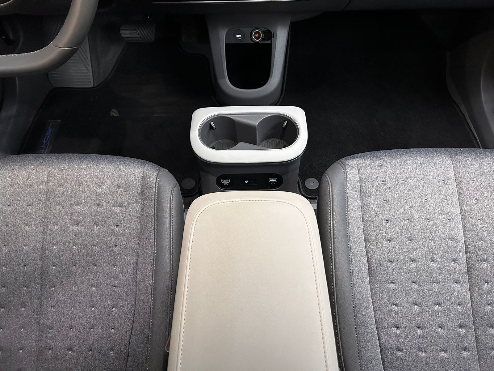 Fahrzeugabbildung Hyundai Ioniq 5 Techniq 4WD LED+NAVI+SHZ+ACC+DAB+WP+360°