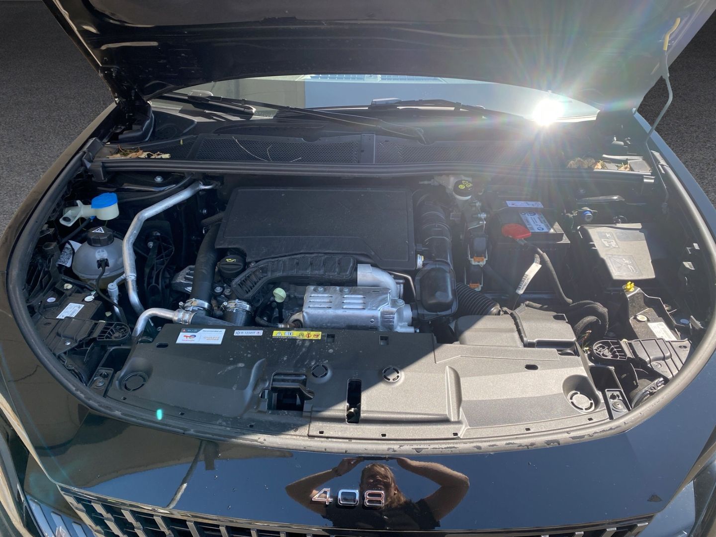 Fahrzeugabbildung Peugeot 408 GT 1.2 Puretech 130 EU6e *Premium- Paket* u.