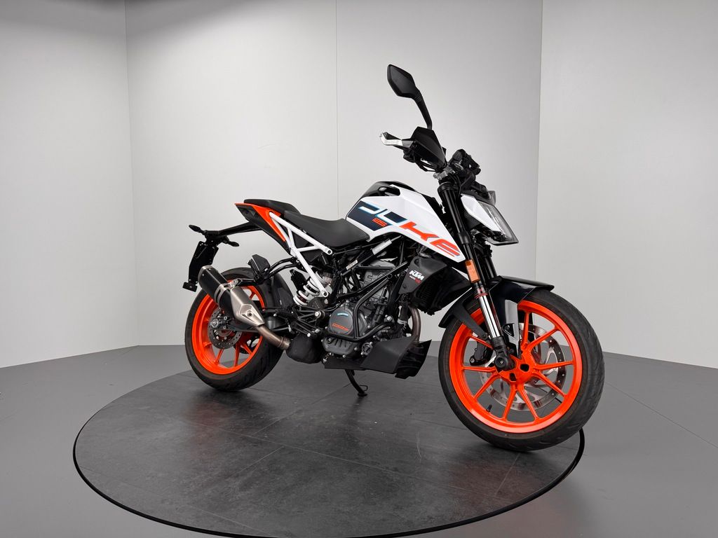 Fahrzeugabbildung KTM DUKE 125 *1.HAND *SERVICE NEU
